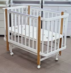Кроватка детская Indigo "Bella" 120*60 см, продольный маятник, колеса, цвет белый-натуральный
